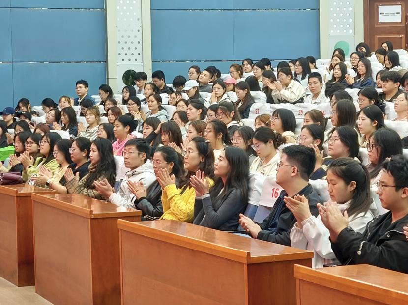 开学典礼3.png
