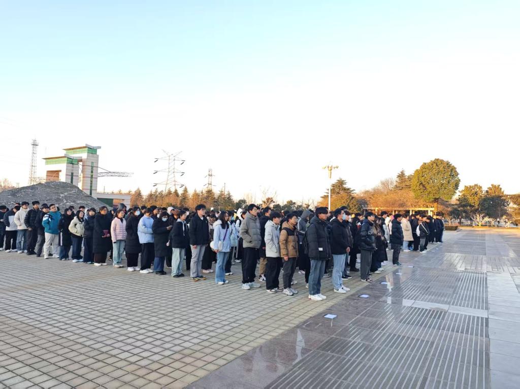 20250224新学期升旗仪式01.jpg