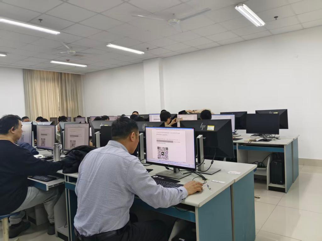 数学与统计学院2.png