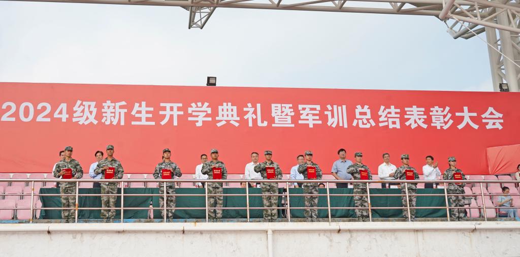 20240929军训暨开学典礼-市中校区照片13.jpg