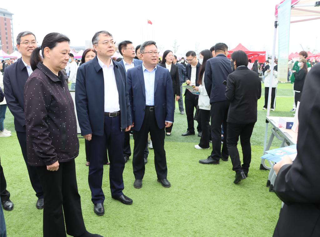 20240413就业双选会5.JPG